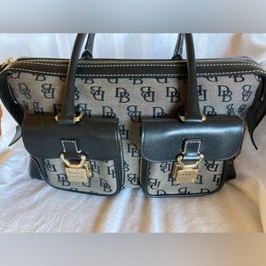 DOONEY & BOURKE SIGNATURE SATCHEL PURSE VINTAGE,  DOUBLE LOCKING POCKETS EUC